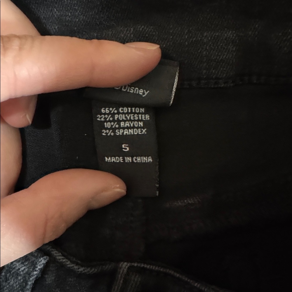 Mickey and Minnie Kissing Jeans - Picture 5 of 5